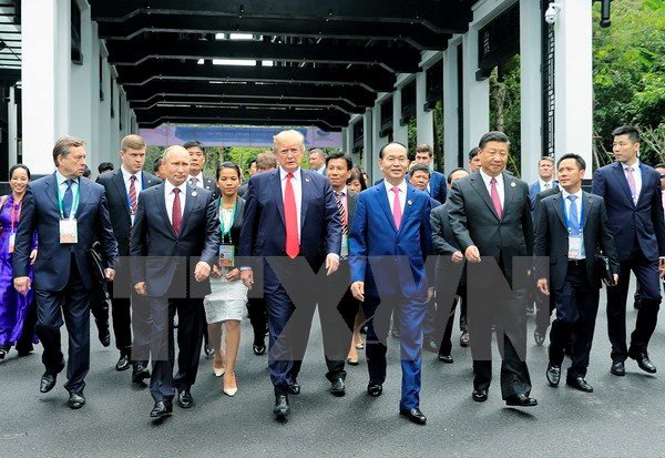 APEC 2017 và vóc dáng lãnh tụ | Tiếng Dân
