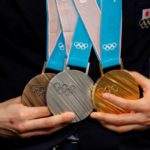 Nhật Bản trích xuất được 28,4 kg vàng và 3.500 kg bạc… từ phế liệu để làm huy chương Olympic 2020
