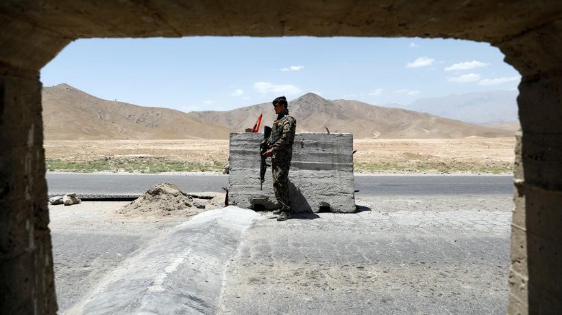 Quân đội Afghanistan: Nhụt chí. Đầu hàng