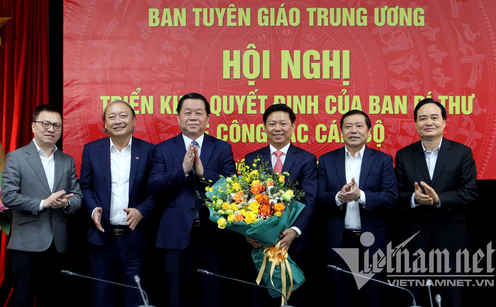 Ban Tuyên giáo Trung ương đang lái chiếc xe Việt Nam vô ngõ cụt | Tiếng Dân
