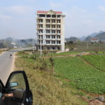 Ngồi buồn mở quẻ giúp quan