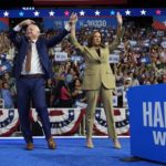 Sự thay đổi ngoạn mục của đảng Dân chủ với Kamala Harris và Tim Walz