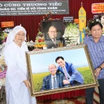 Người quê chỉ có tấm lòng và chiếc xuồng ba lá!