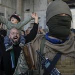 “Thật tồi tệ khi khởi động một cuộc tranh luận về di cư vào ngày chế độ đó sụp đổ”