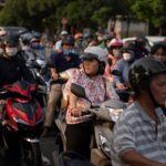 Việt Nam phạt các tài xế đi ẩu một nửa mức lương trung bình hằng năm