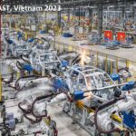 Việc VinFast bị lỗ đang gây áp lực lên công ty mẹ Vingroup khi các nhà đầu tư nước ngoài bán cổ phiếu