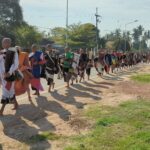 Tập trung vượt khó