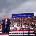 Khi trí thức trở thành kẻ thù của quyền lực