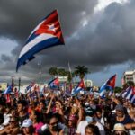 Toàn dân Việt Nam phải chịu ơn Cuba về việc gì?