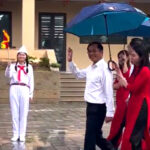 Phẩm giá dưới tán dù