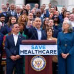 Obamacare: Khi sinh mạng người dân trở thành con tin của hai đảng