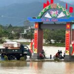 Chiếc xe hòm vào xã Hòa Thịnh
