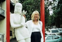 Dựng tượng Thúy Kiều