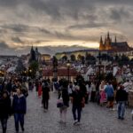 Người Mỹ đang rời khỏi nước Mỹ với số lượng kỷ lục