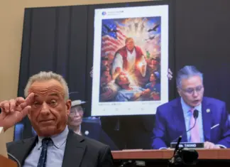 Robert F Kennedy Jr. chỉ sai về giá thuốc nếu bạn còn tin vào toán học