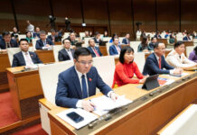 Lắng nghe? Bằng tai hay bằng… miệng?