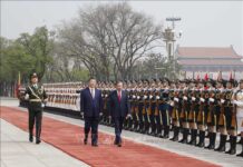 Ai đang “sắp xếp lại giang sơn”?