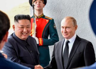 Điện Kremlin trở thành một tiệm cầm đồ quân sự