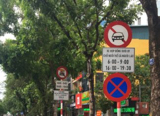 Trợn ngược mắt lên
